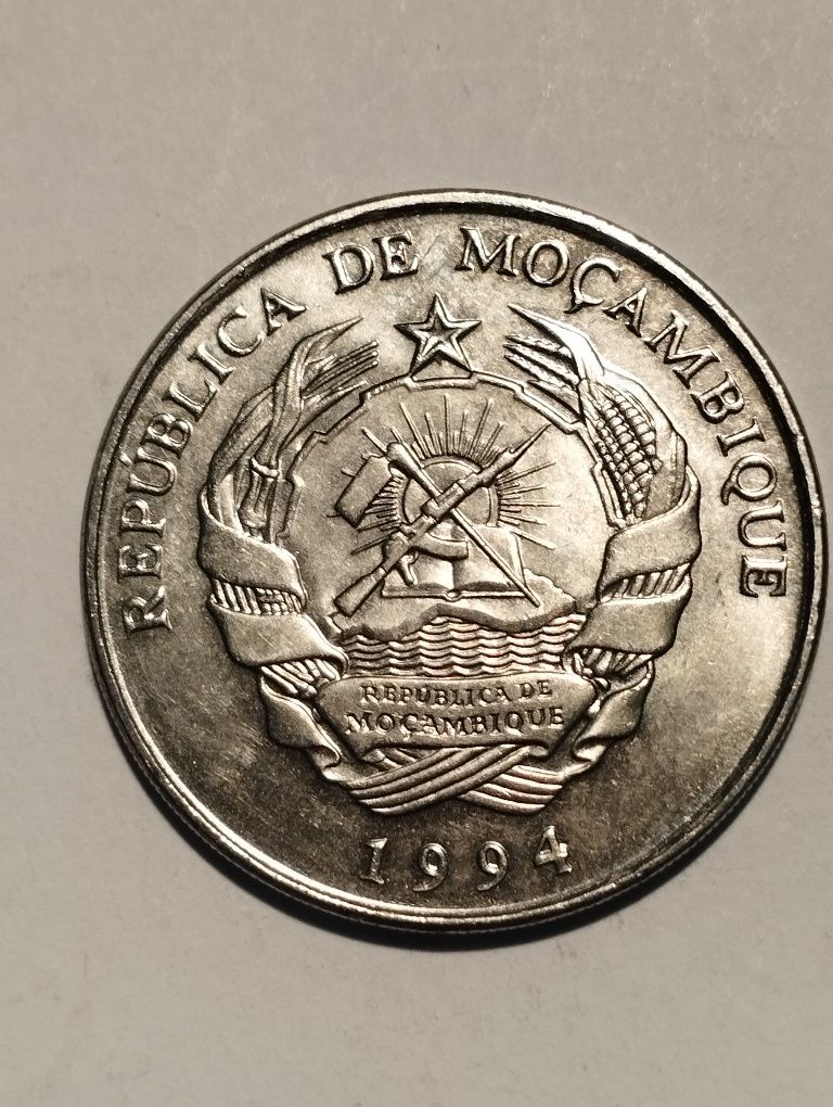 Moedas de Moçambique: 1000 e 500 Meticais 1994 não circulados