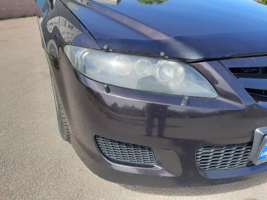 Автомобіль мазда