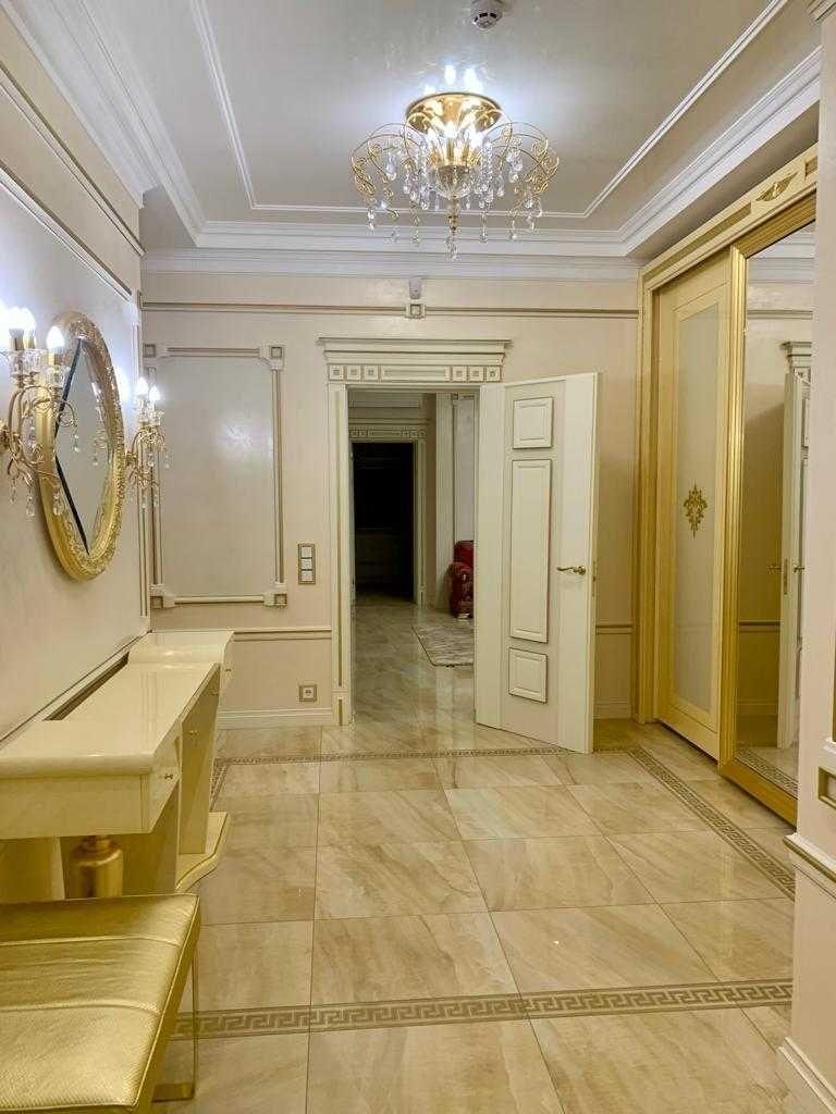 Власник! Продам квартиру з ремонтом VIP рівня-бул.Л.Украінки 7б