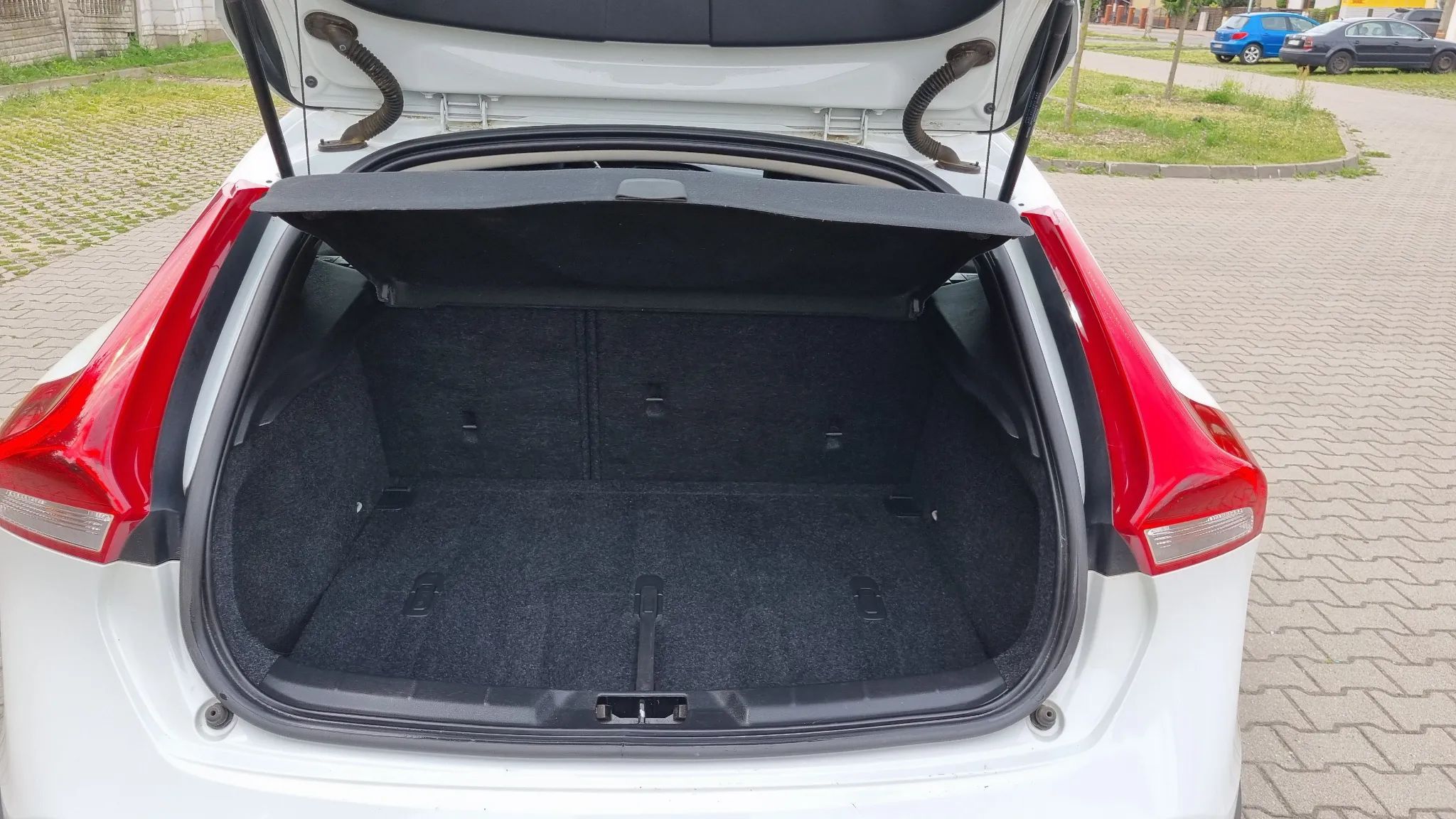 Volvo V40 Cross Country 2,0 D3 150 KM *VEBASTO*Alu* Czujniki*Grzana szyba**