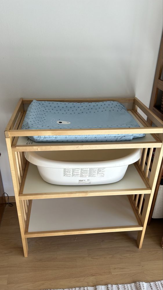 Muda fraldas, resguarde, banheira ikea