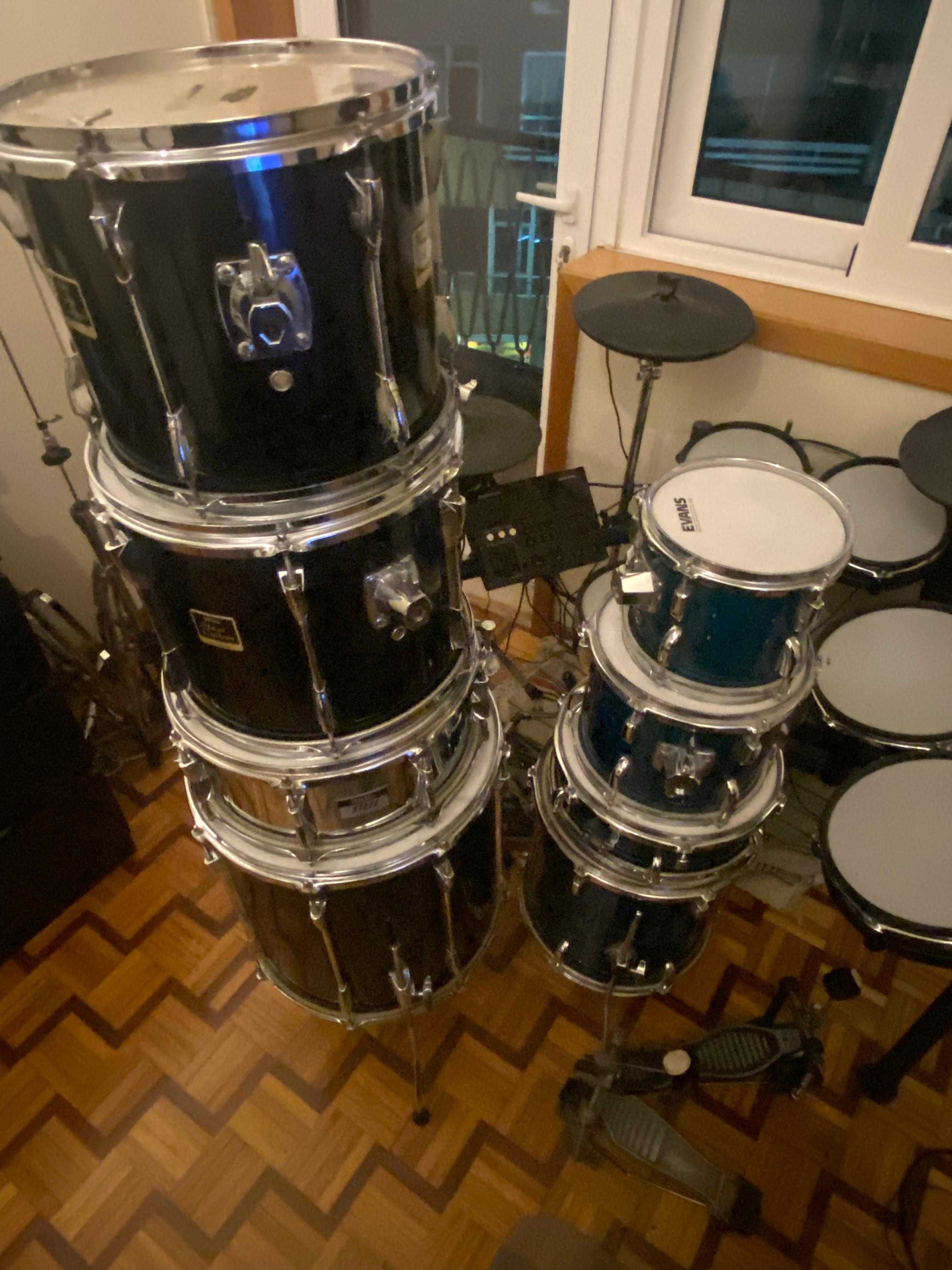 Conjunto Yamaha Stage Custom + Bateria compacta infantil