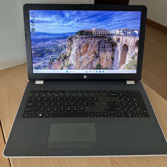 Portátil HP 15BS