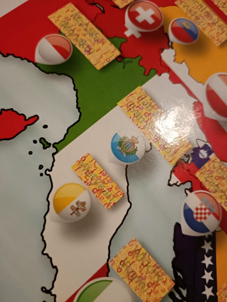 Palcem po mapie - gra pamięciowa, nauka flag i stolic