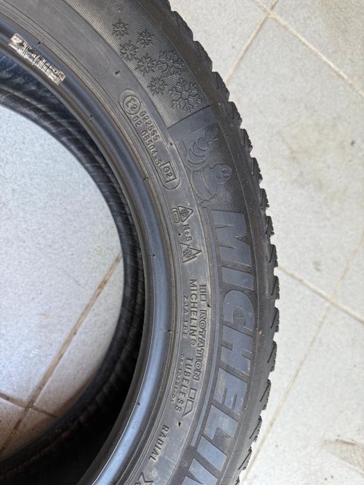 Зимние шины Michelin 215/55 R 16