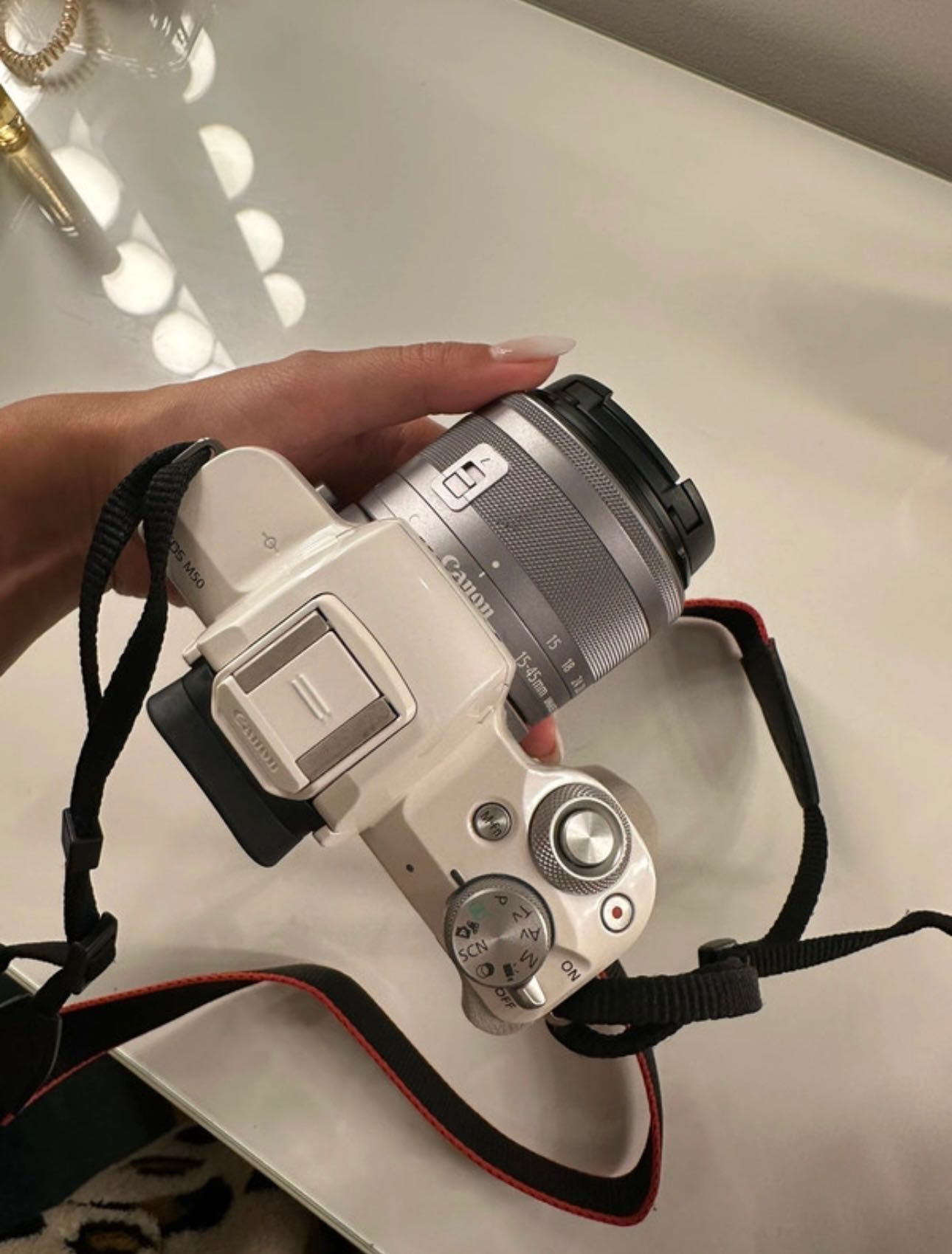 CANON M50 - White - Nova