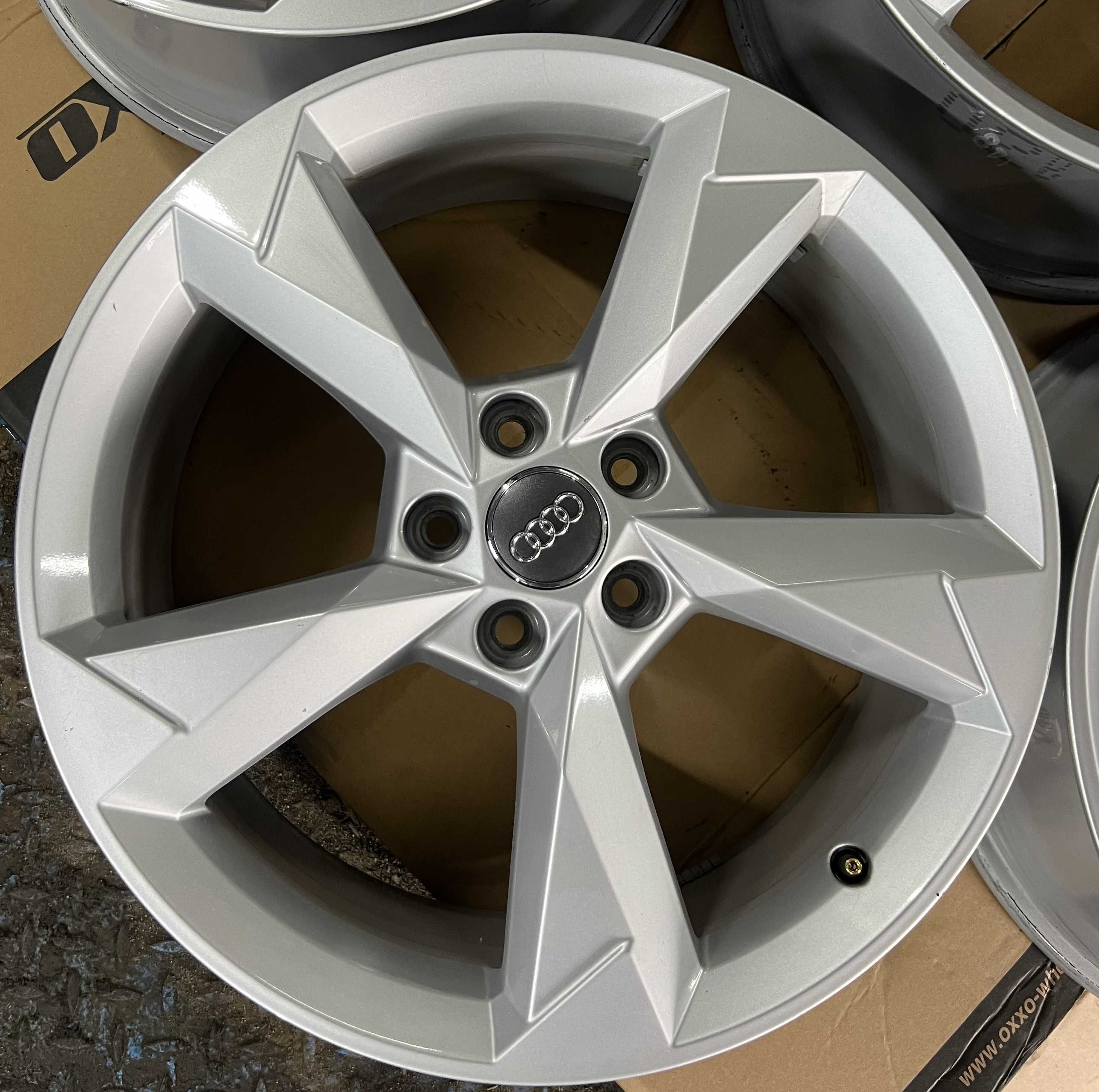 Alu Felgi 19" AUDI OEM Q3 SQ3 F3 5x112 E7Jx19H2 ET43