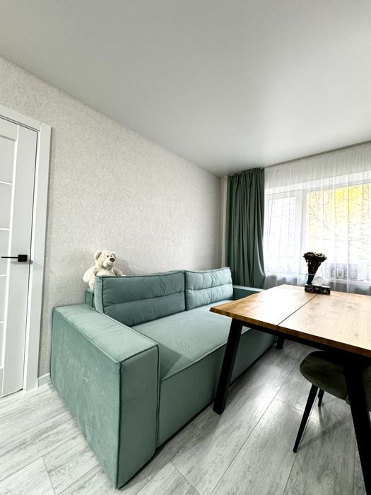 Продаж двокімнатної квартири з ремонтом в центрі міста