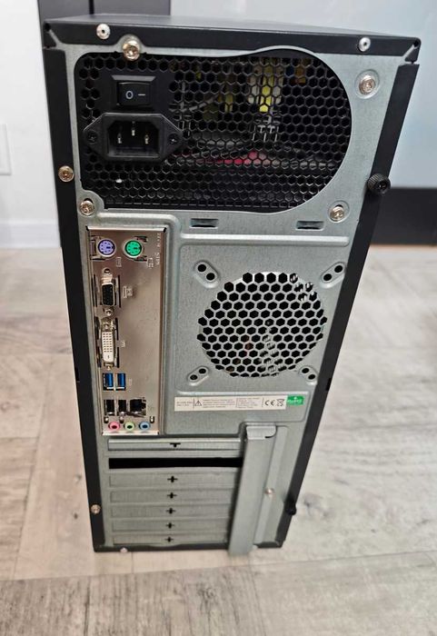 Komputer PC stacjonarny sprawny Intel i3 dysk SSD Windows 10