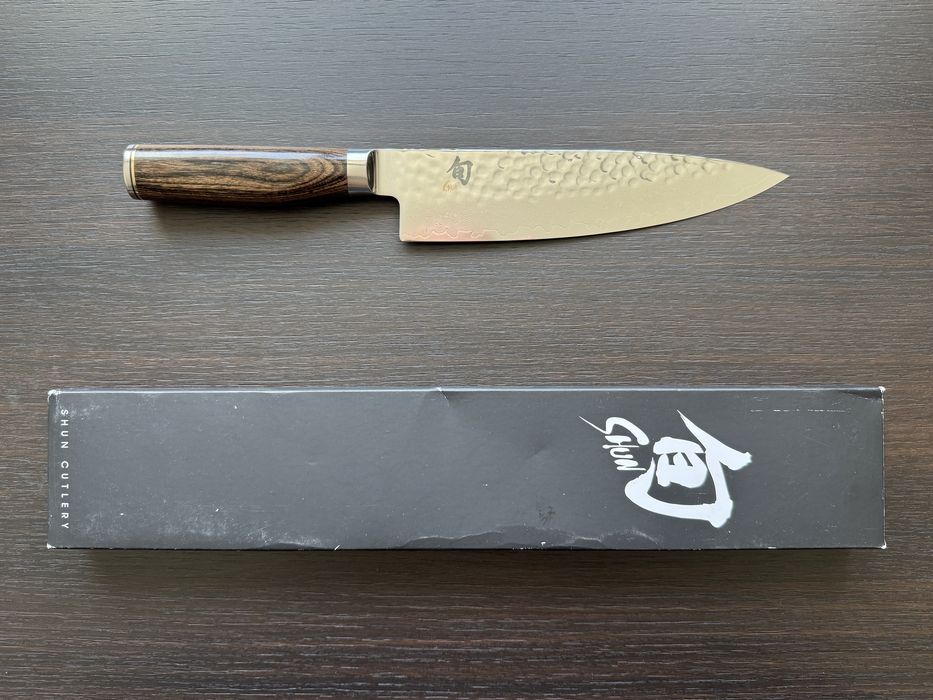 Японський професійний кухонний шеф-ніж Shun Premier