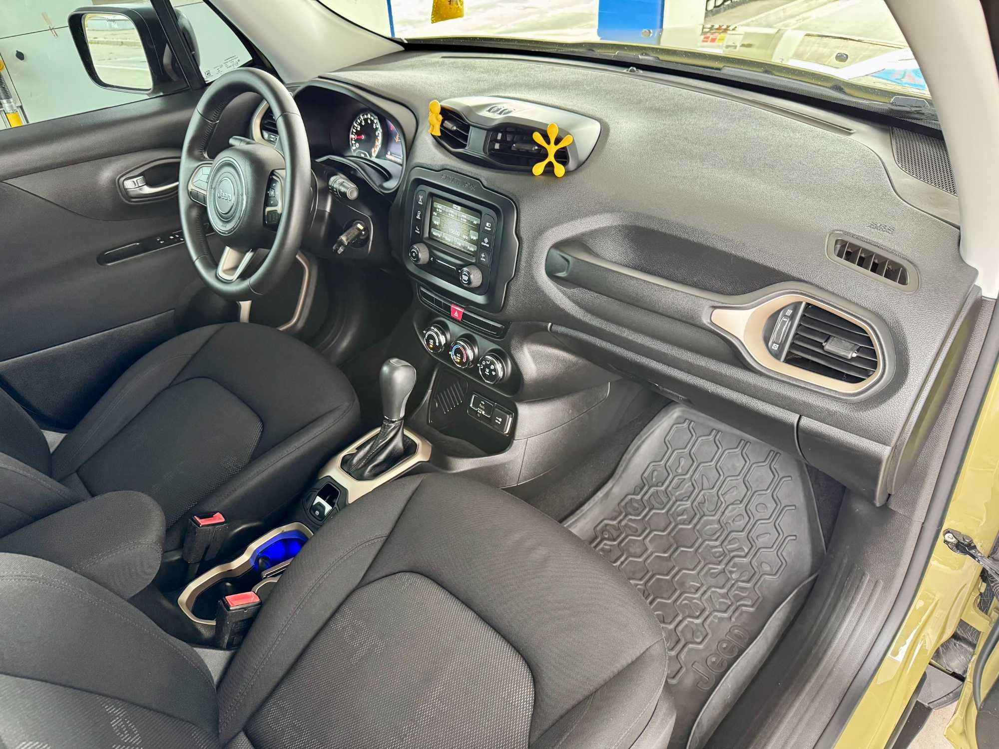 Продаю Jeep renegade 2015 год автомат