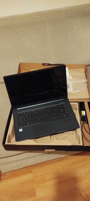 Sprzedam Laptop Acer Swift 5 + gratis