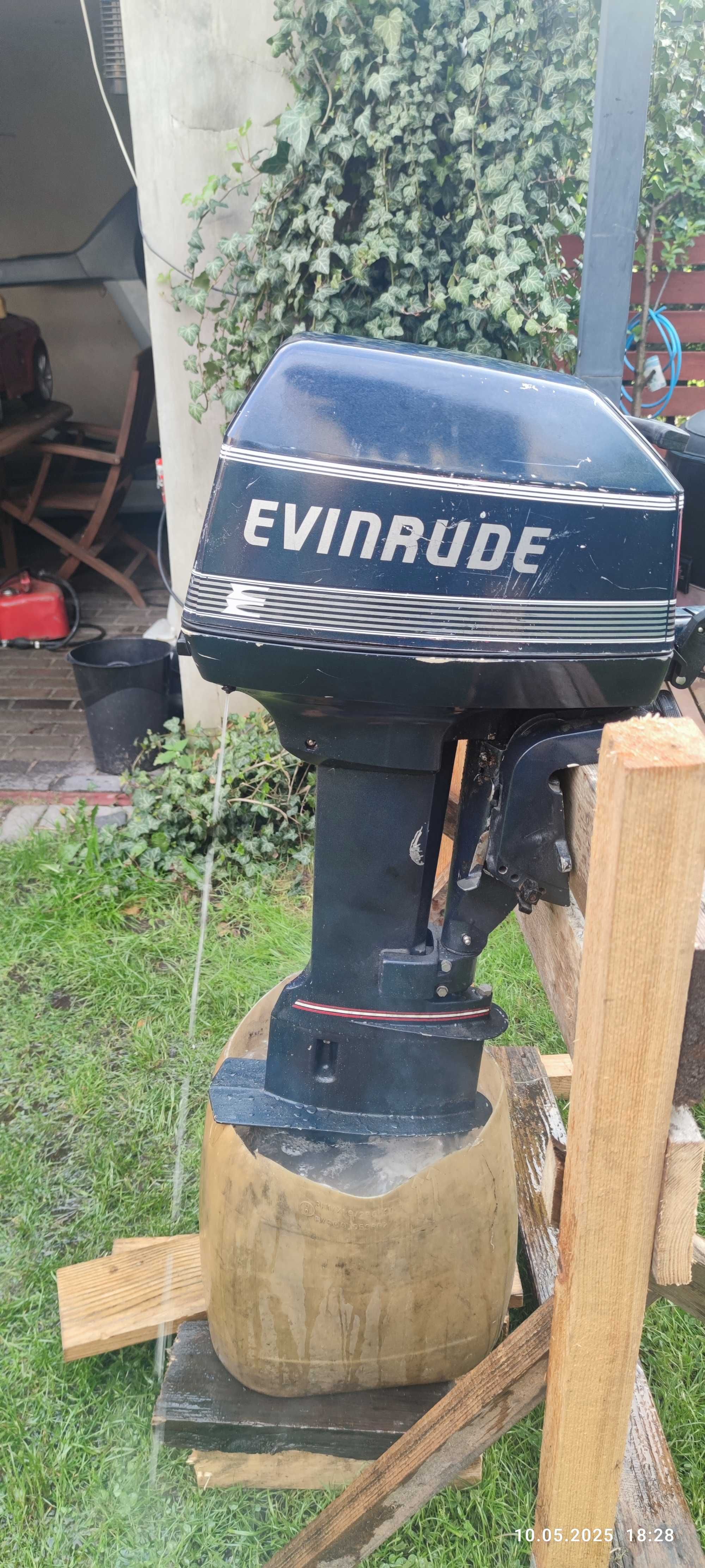 Silnik zaburtowy EVINRUDE 8 HP dwutakt