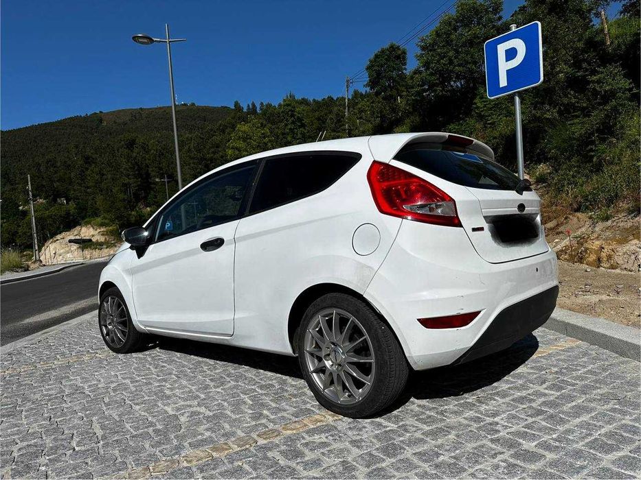 ford fiesta 2010