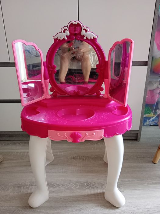 Toaletka dla dziewczynki