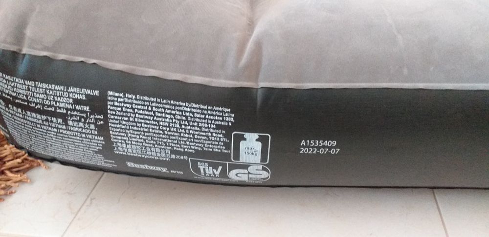 Colchão  insuflavel eletrico  ideal para usar em casa ou campismo