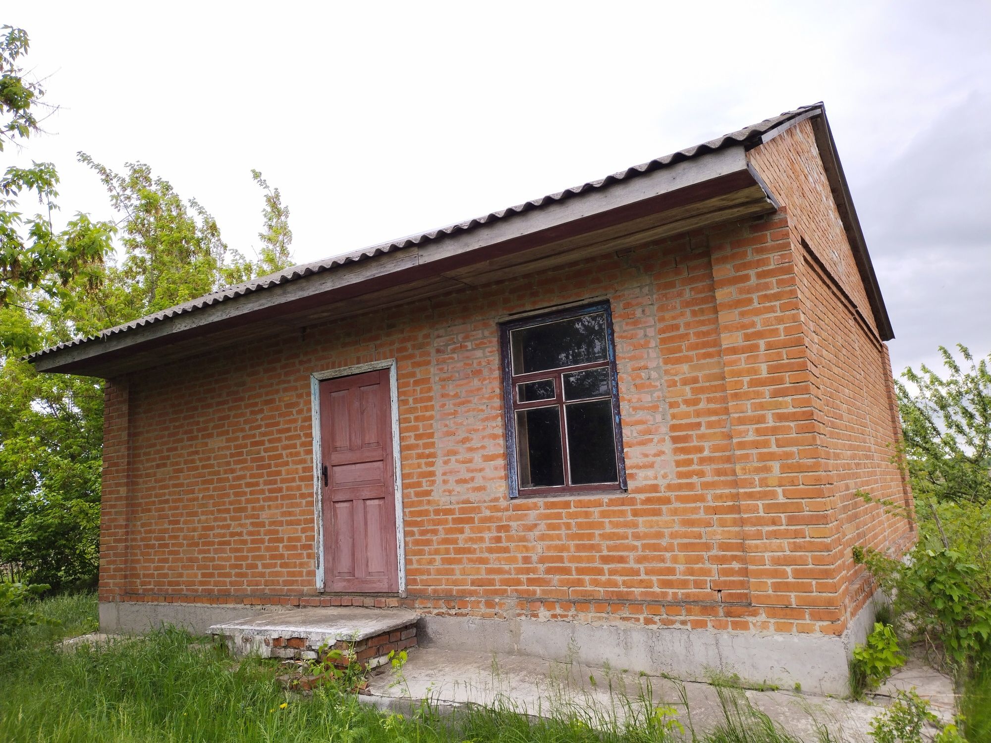 Продам будинок з земельною ділянкою