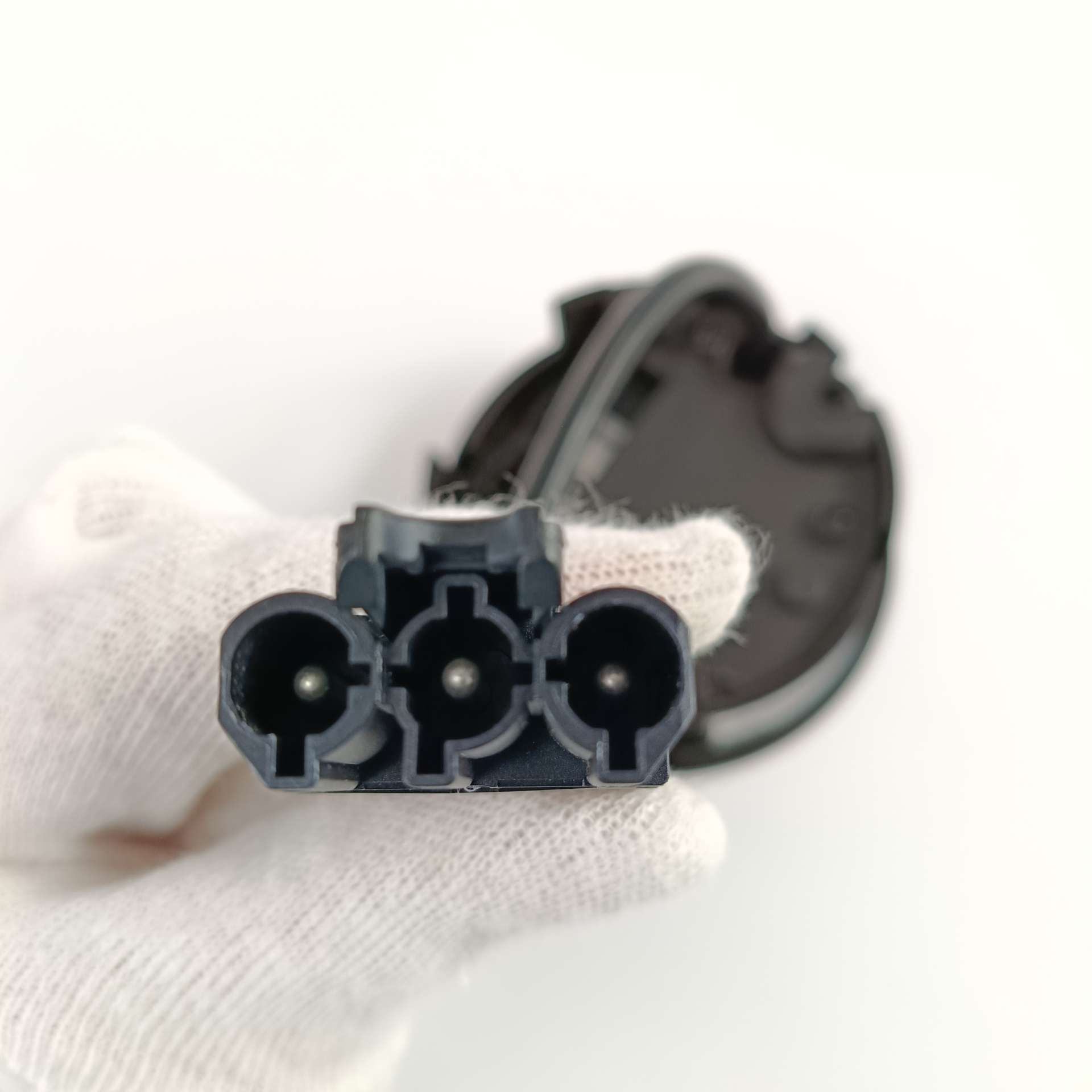 BACHMANN 1x gniazdo uziemienie 2x Keystone metalicznie srebrny