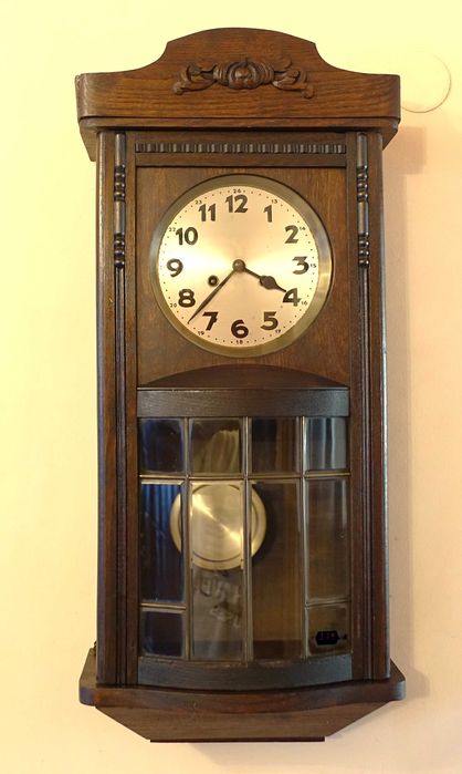 Ładny ,stylowy zegar wiszący Minute