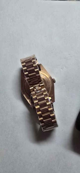 ROLEX Dourado Novo