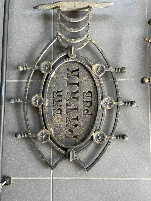 Кованные элементы, таблички для кафе, бортики, ограды ковка