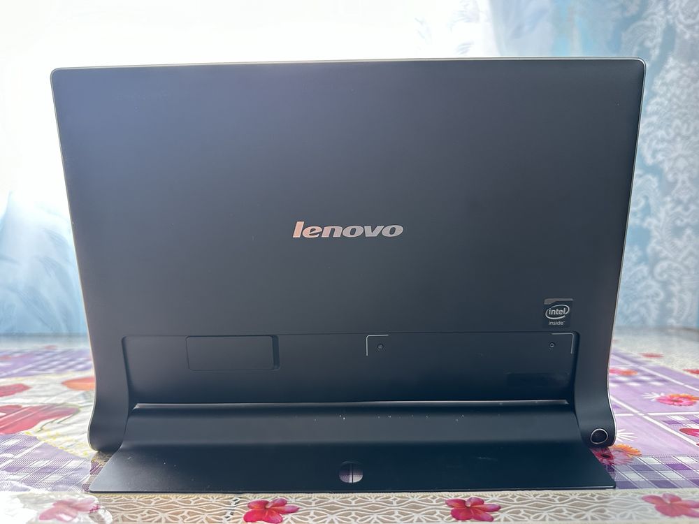 Продам планшет Lenovo YOGA Tablet 2 - 1050L