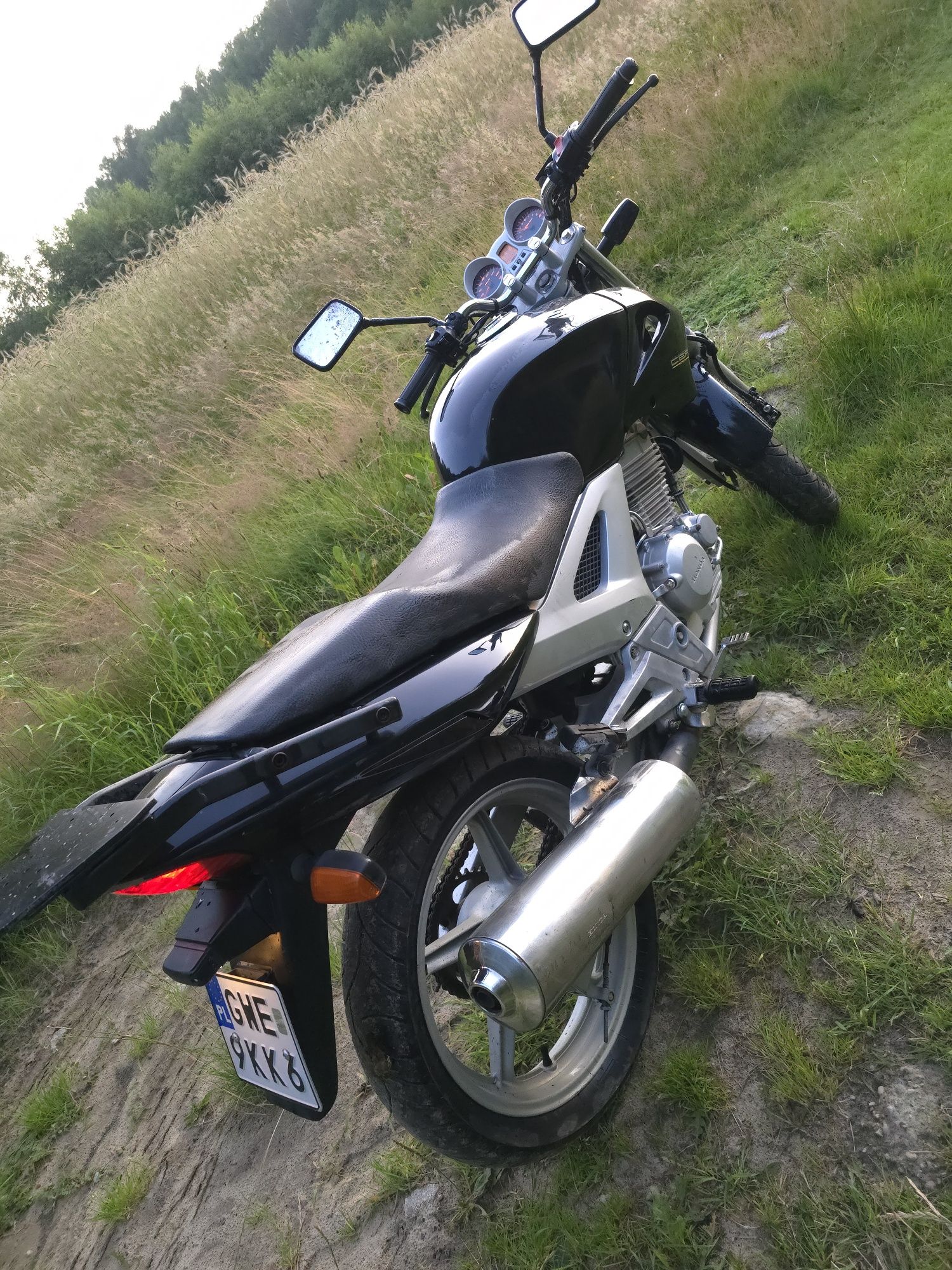 --Honda cbf 250--