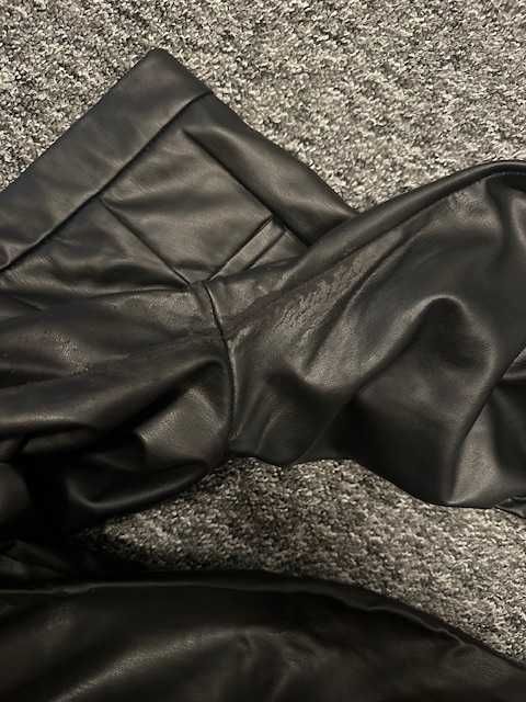 Spodnie lateksowe, rozmiar S, ZARA