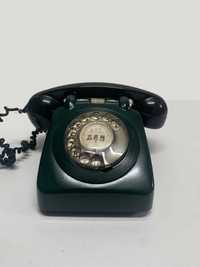 Telefone Vintage verde escuro restaurado para decoração.