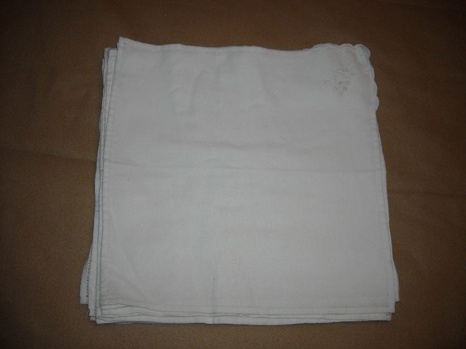 Guardanapos em linho fino bordados Novos 12pcs