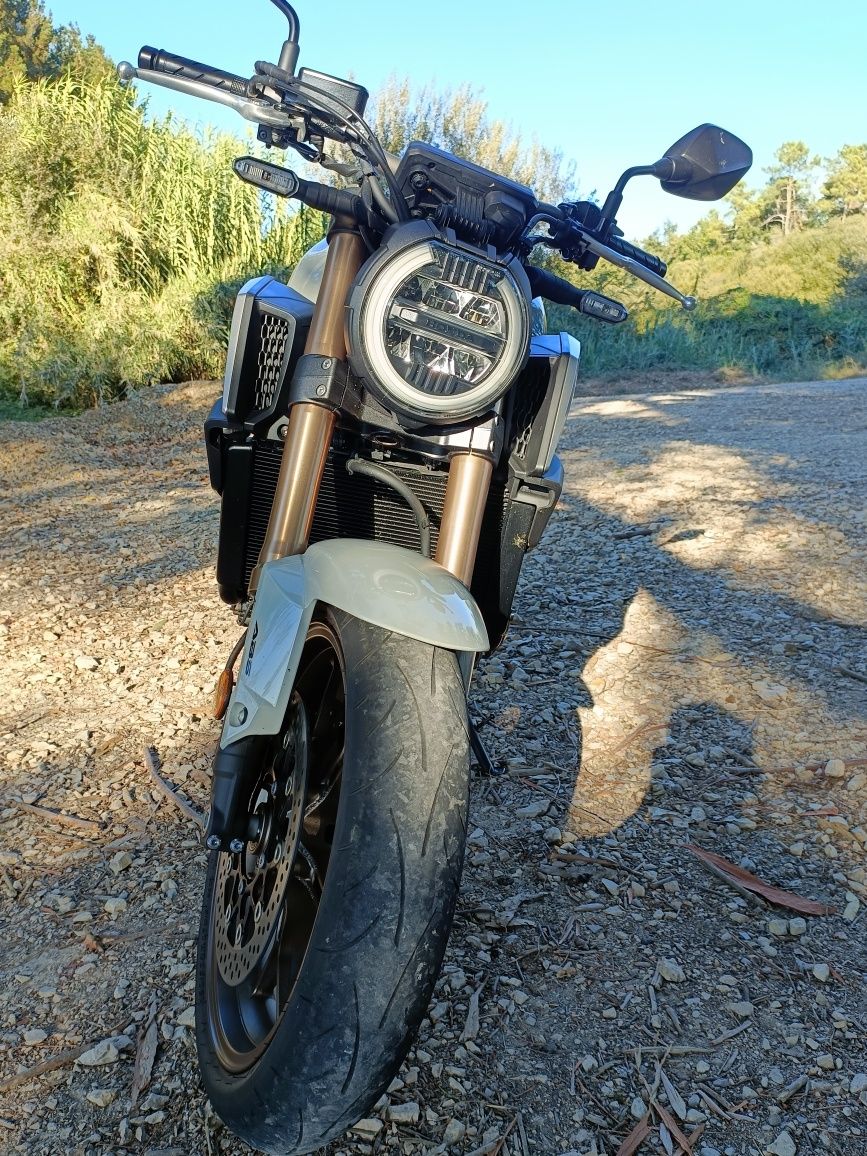 Honda CB650R - Poucos Kms