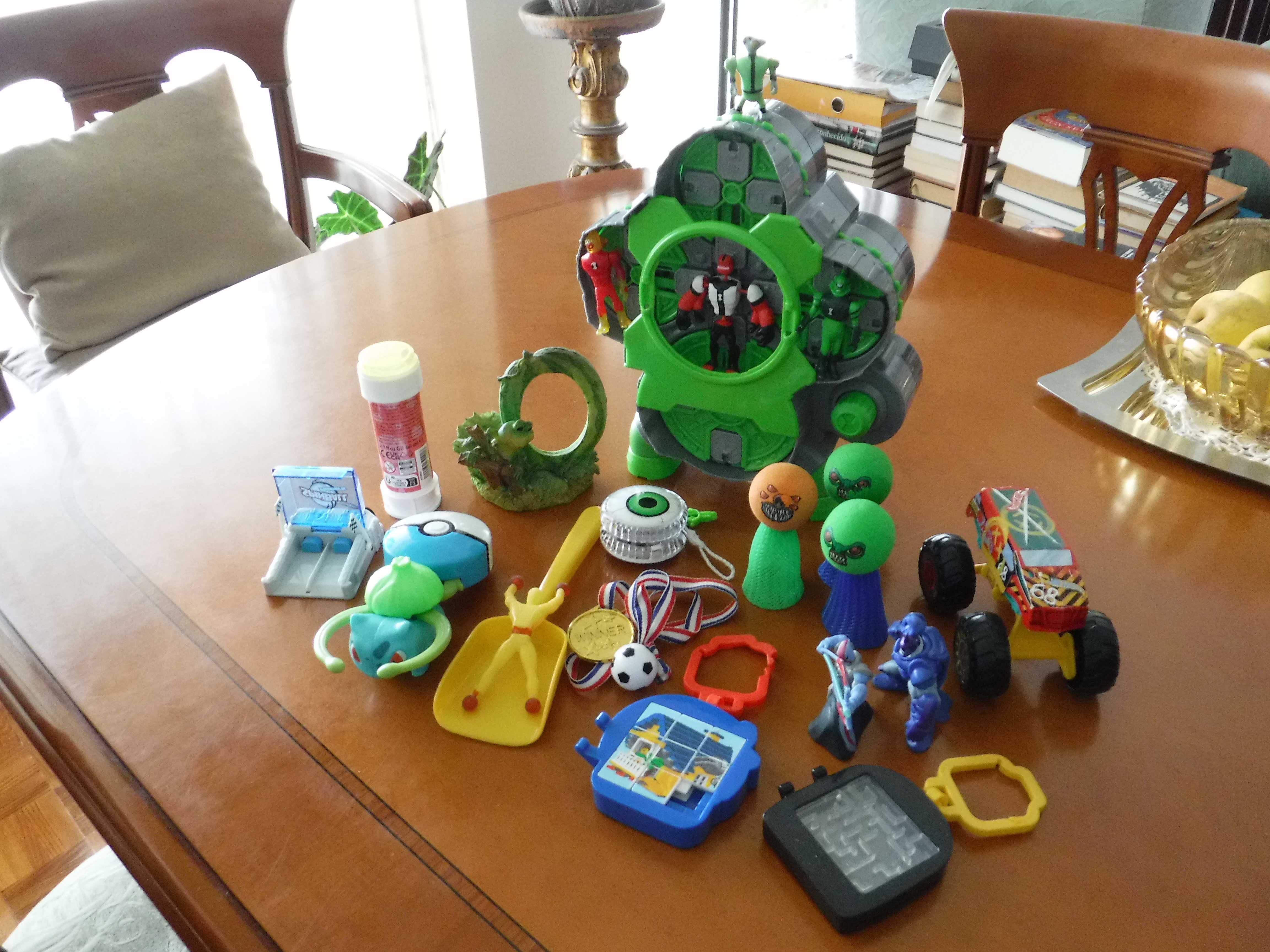 Conjunto de brinquedos vários - Conjunto a 10 euros
