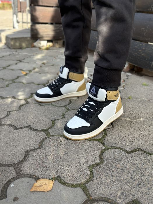 Зимові кросівки маломір нові 37 38