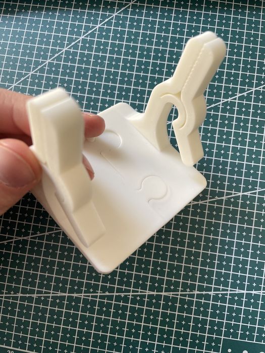 Stojak do lutowania z chwytakami - druk 3D