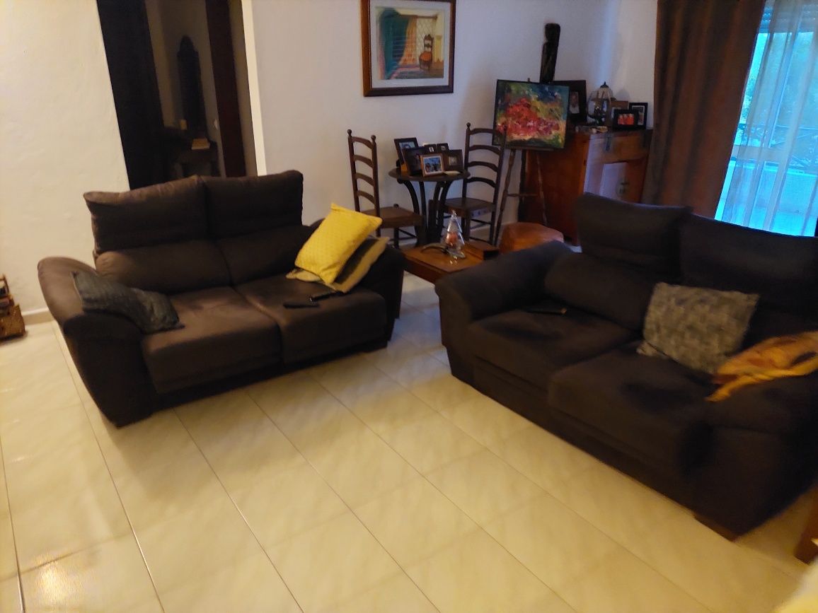 Vendo 2 sofás  em óptimo estado