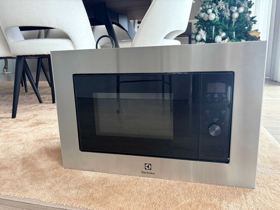 Microondas de encastre EMS2203MMX como novo. 380x560x350