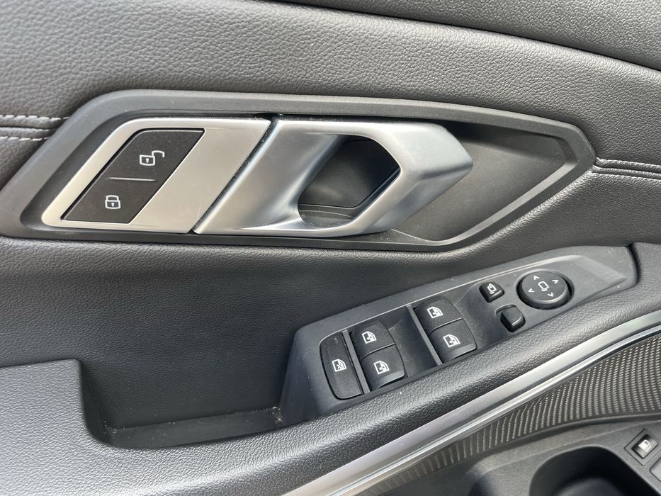 Bmw 320e xdrive  touring PHEV vários extras