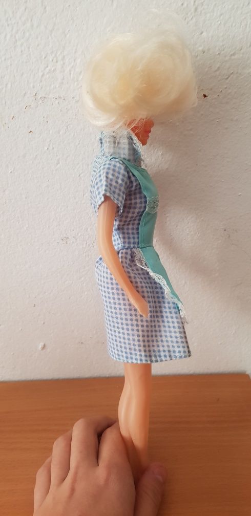 Boneca Barbie empregada (SEM PORTES de ENVIO)