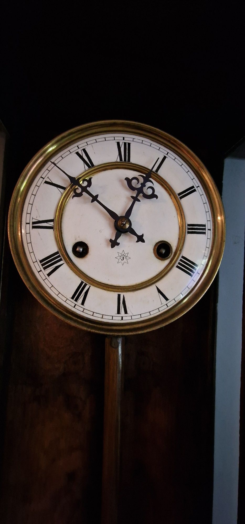 Antyczny zegar Junghans z 1900 roku