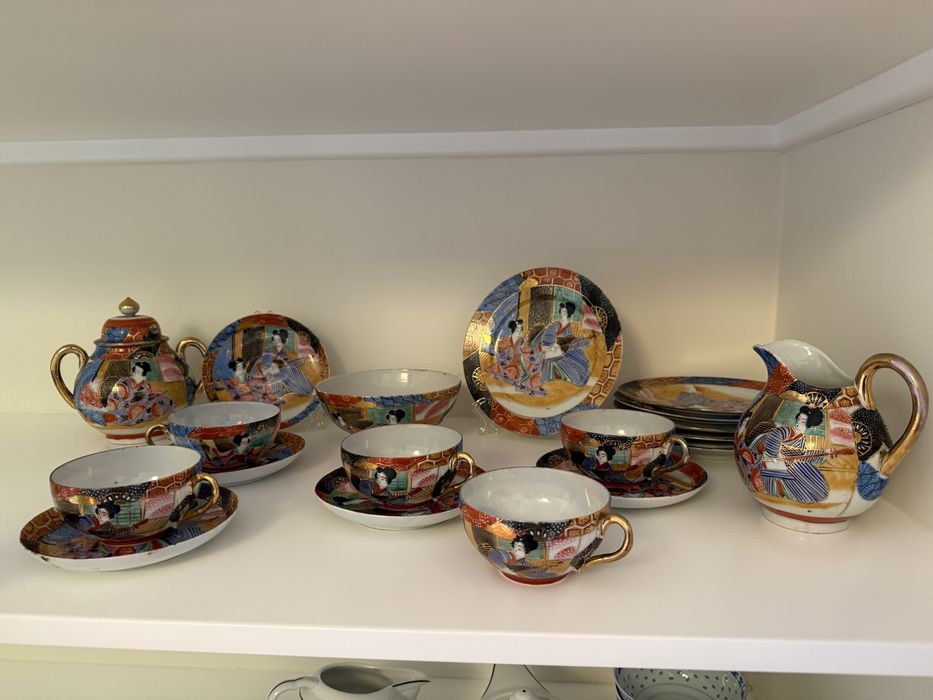 Conjunto de cha Japones (5 chavenas e pires + pratos de sobremesa)