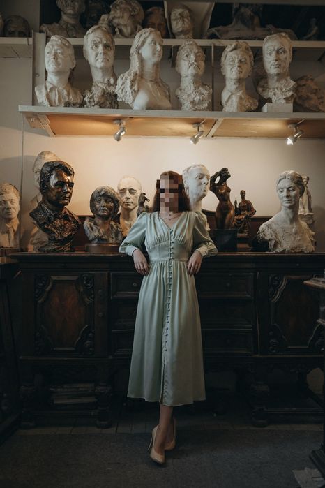 Мʼятна сукня на гудзиках