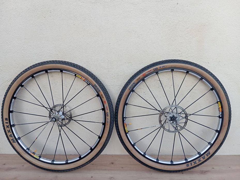 J-Bikes Rodas 29 BTT Mavic Crosmax SLR / Mavic Crosmax ST