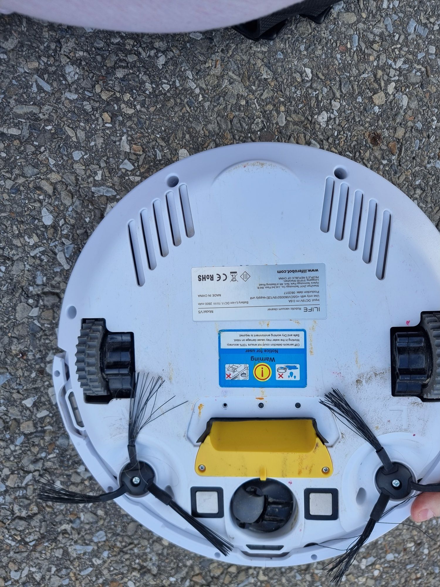 w roboty odkurzaczajce ilife v5
