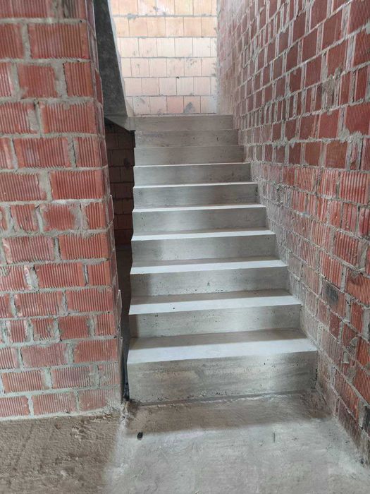 Виготовлення бетонних сходів. Надійність на роки!