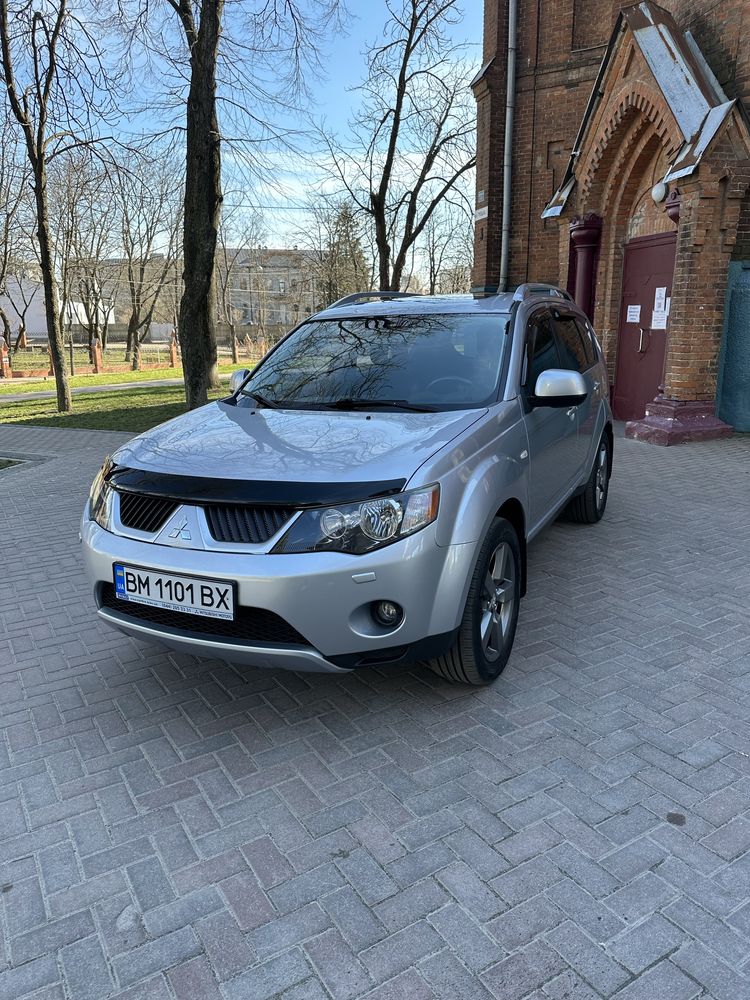 Mitsubishi Outlander XL