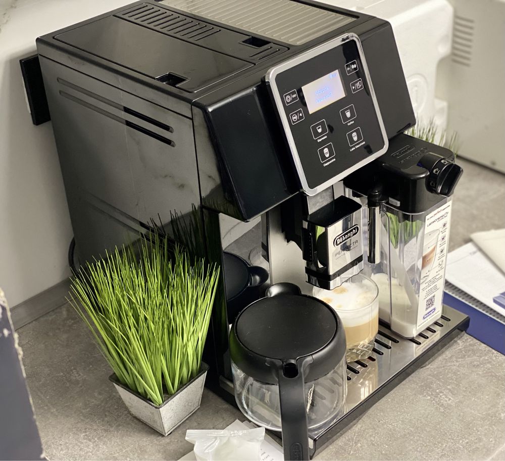 Кофемашина Delonghi Perfecta evo 2024р. Кофеварка Кавоварка