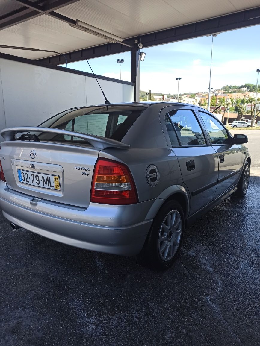 Opel Astra 1.2 16v