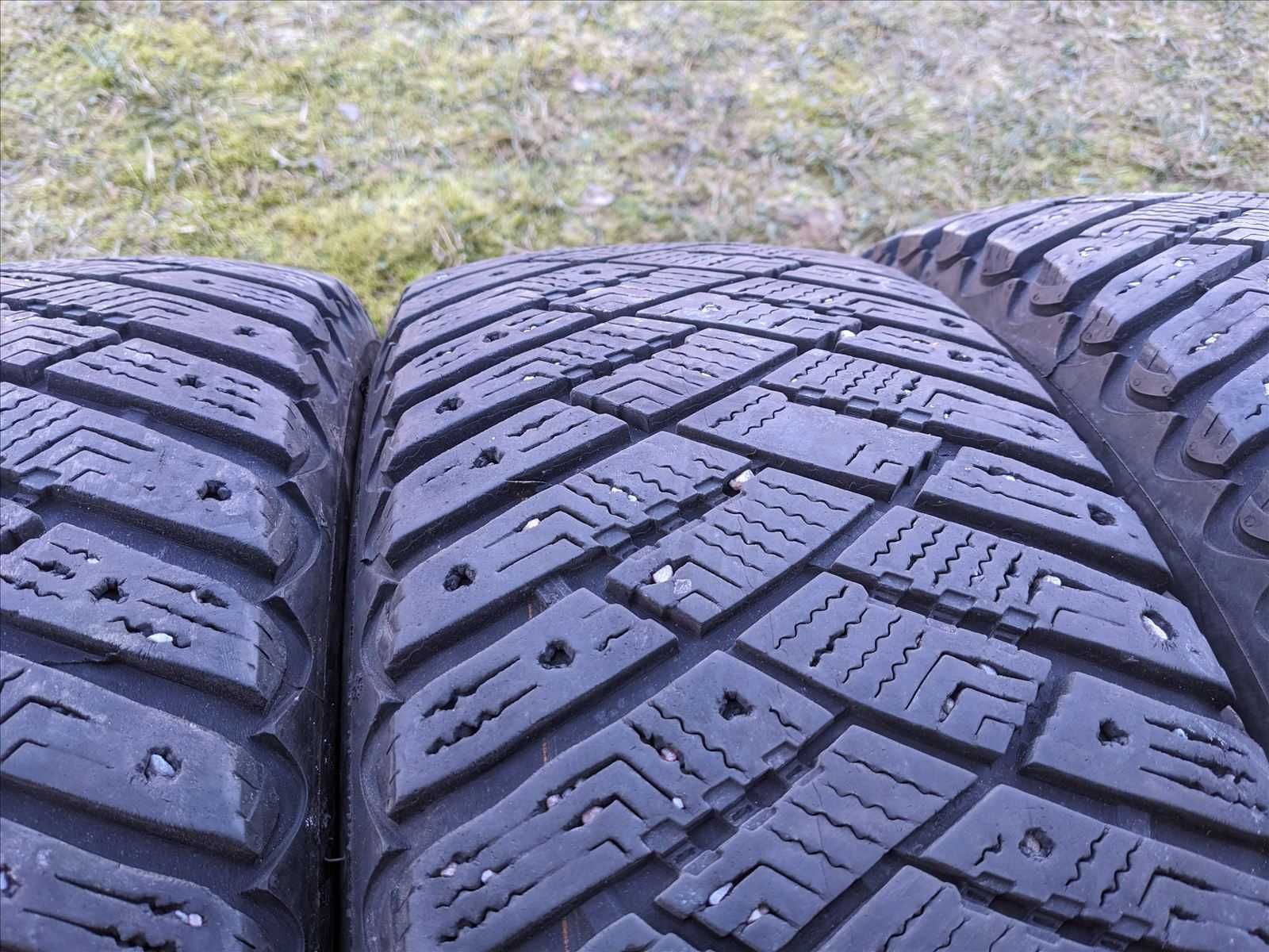 Шини зимові 215 65 16 Goodyear