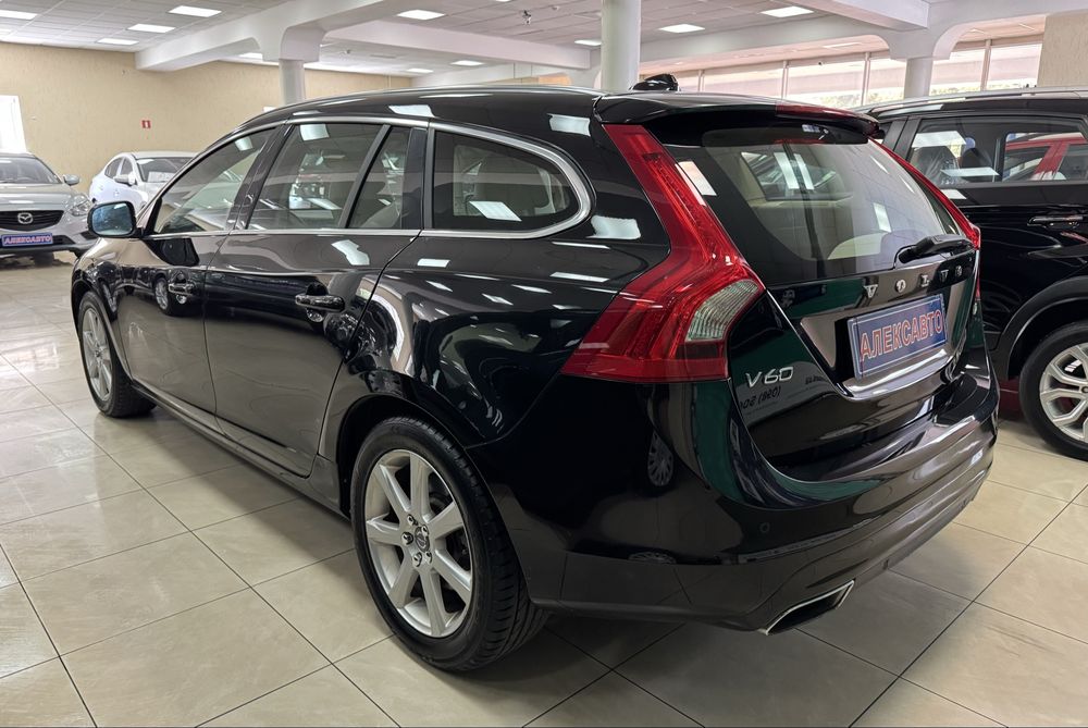 Volvo V60 Т5 2.0і 16V 8АКПП 2016 р.в. (245 к.с.)