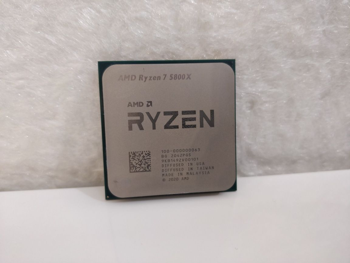 Процесор AMD Ryzen 7 5800X